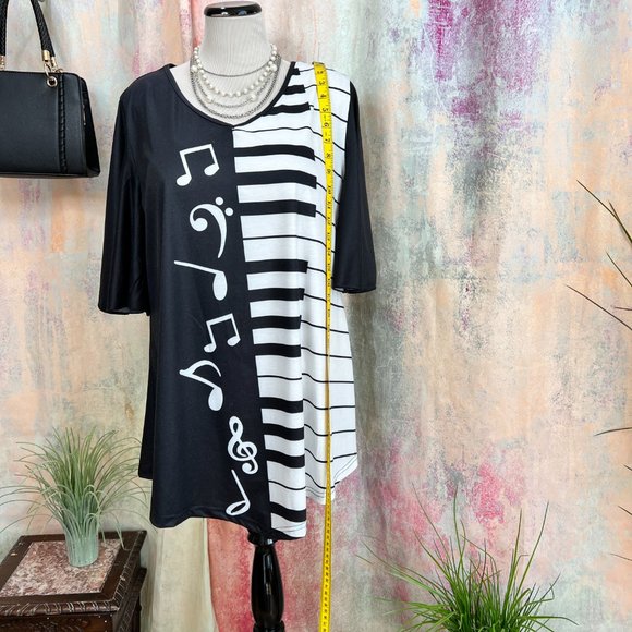 📌"Music is in the Air'  Long Cotton Blend Top with Music Notes and Keyboard - Picture 5 of 11